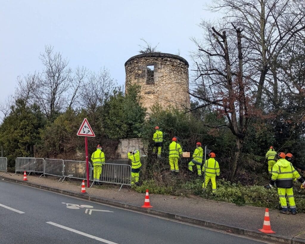avant le passage des équipes espaces verts EA Blayais